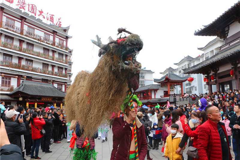 非遺鬧古鎮(zhèn) 歡樂過元宵！這個(gè)元宵熱鬧非凡……