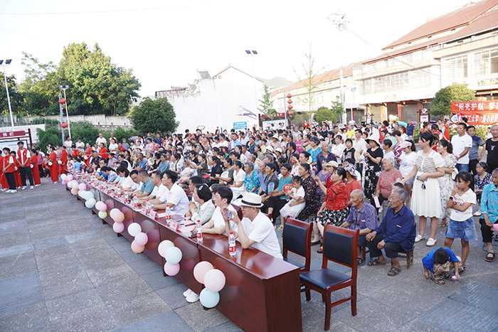 陜西理工大學“涓涓理工情意，教育賦能鄉村振興”大舞臺走進南鄭兩河鎮