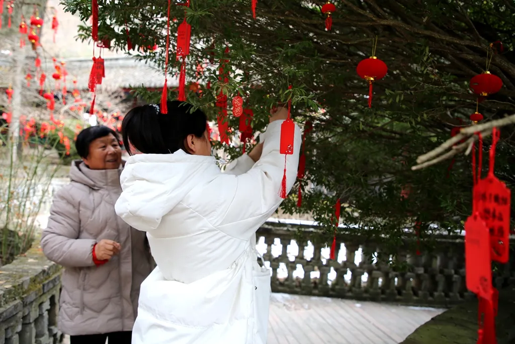 “廟”趣橫生·祈福納祥 —— 大年初一逛廟會 留壩人民花式過新年